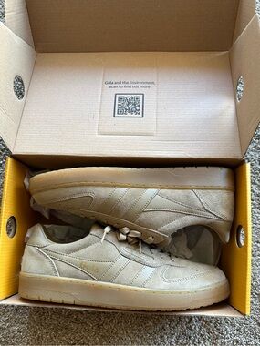 Gola Women’s Suede Sneakers in Light Beige